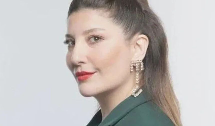 Şebnem Bozoklu, 'Kızılcık Şerbeti’nde Kıvılcım’ın (Evrim Alasya) İzmir’den gelen kuzeni olan Meri karakterine hayat verecek.