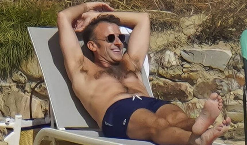 Fransa Cumhurbaşkanı Emmanuel Macron ile eşi Brigitte Macron'un Saint - Tropez'deki yaz tatilinden fotoğraflar, çekildikten 11 gün sonra paylaşıldı. Emmanuel Macron; tatilini, Saint - Tropez'deki Fransız cumhurbaşkanlarının resmi tatil evi olan Fort de Bregançon'da geçirmeyi tercih etti.