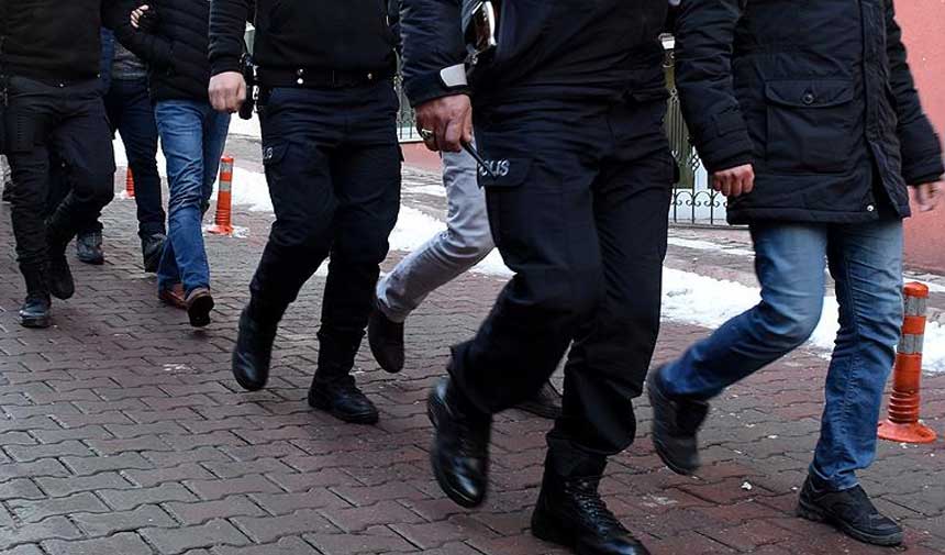 İzmir'de Şok Gözaltılar! Sağlık Raporu Skandalı: 11 Kişi Tutuklandı, Doktorlar da Var!