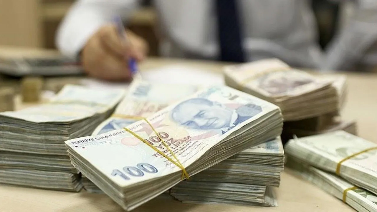 Bankaların mevduat faizi yarışı! 450 bin TL’nin aylık getirisi uçtu