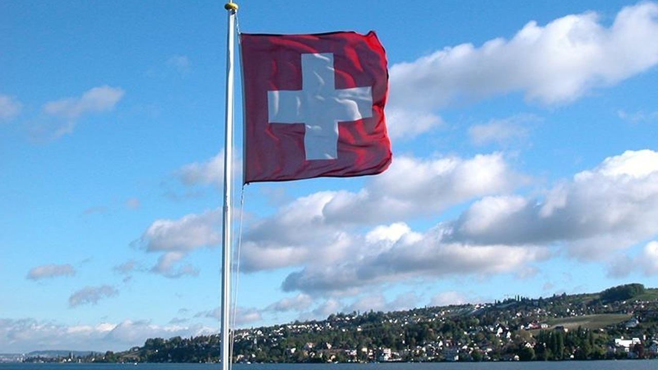1. Switzerland: 52.3%