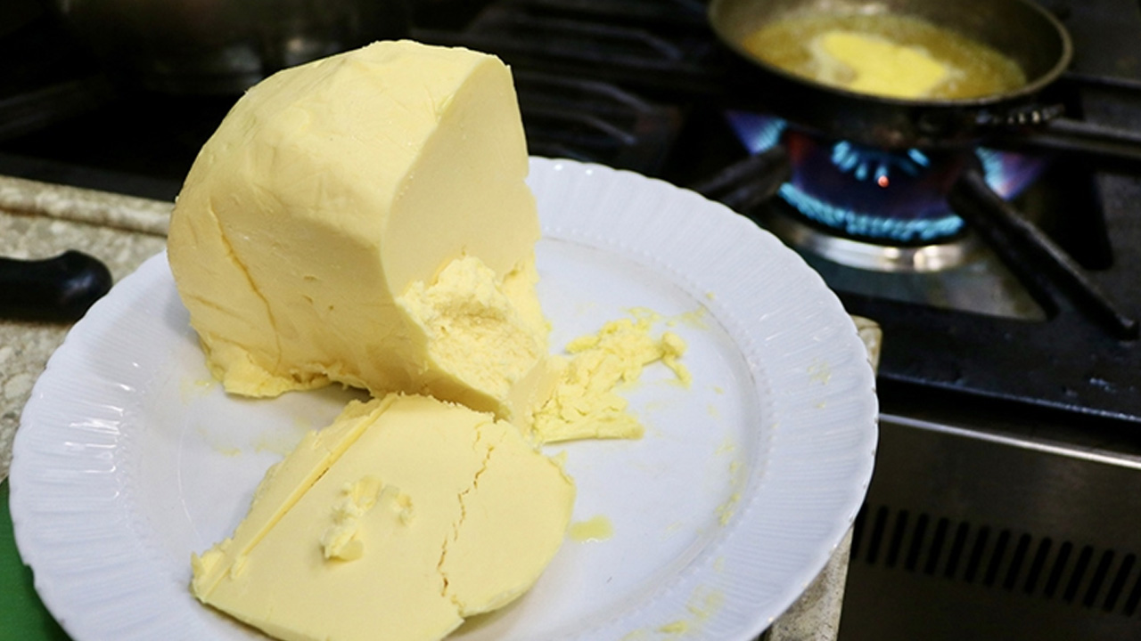 Les listes des « aliments pouvant mettre en danger la santé » et des « aliments imités ou falsifiés » annoncées par le ministère de l'Agriculture et des Forêts continuent de figurer à l'ordre du jour.