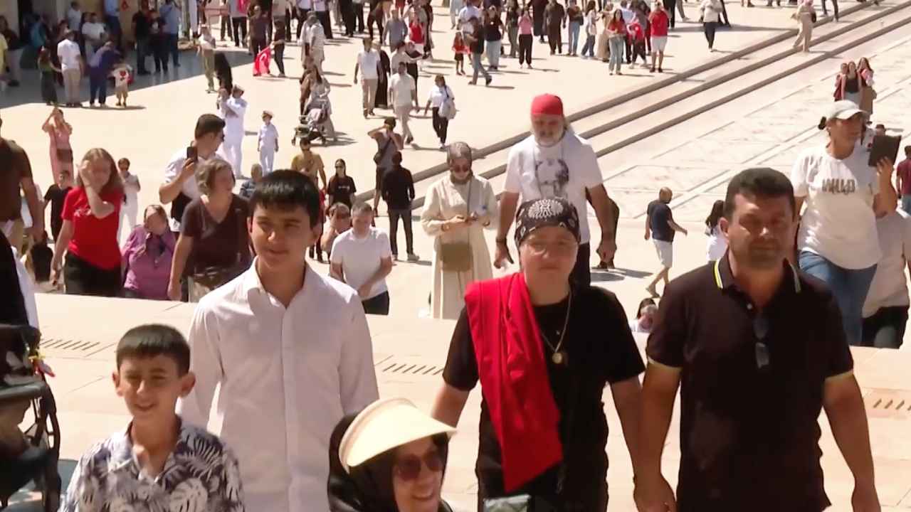 30 Ağustos'ta vatandaşlar Ata'nın huzuruna koştu