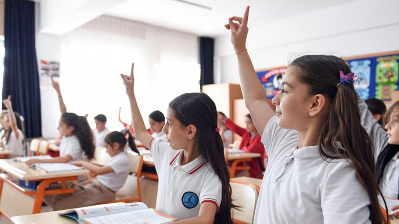 İlk Gün Ders İşlenecek Mi