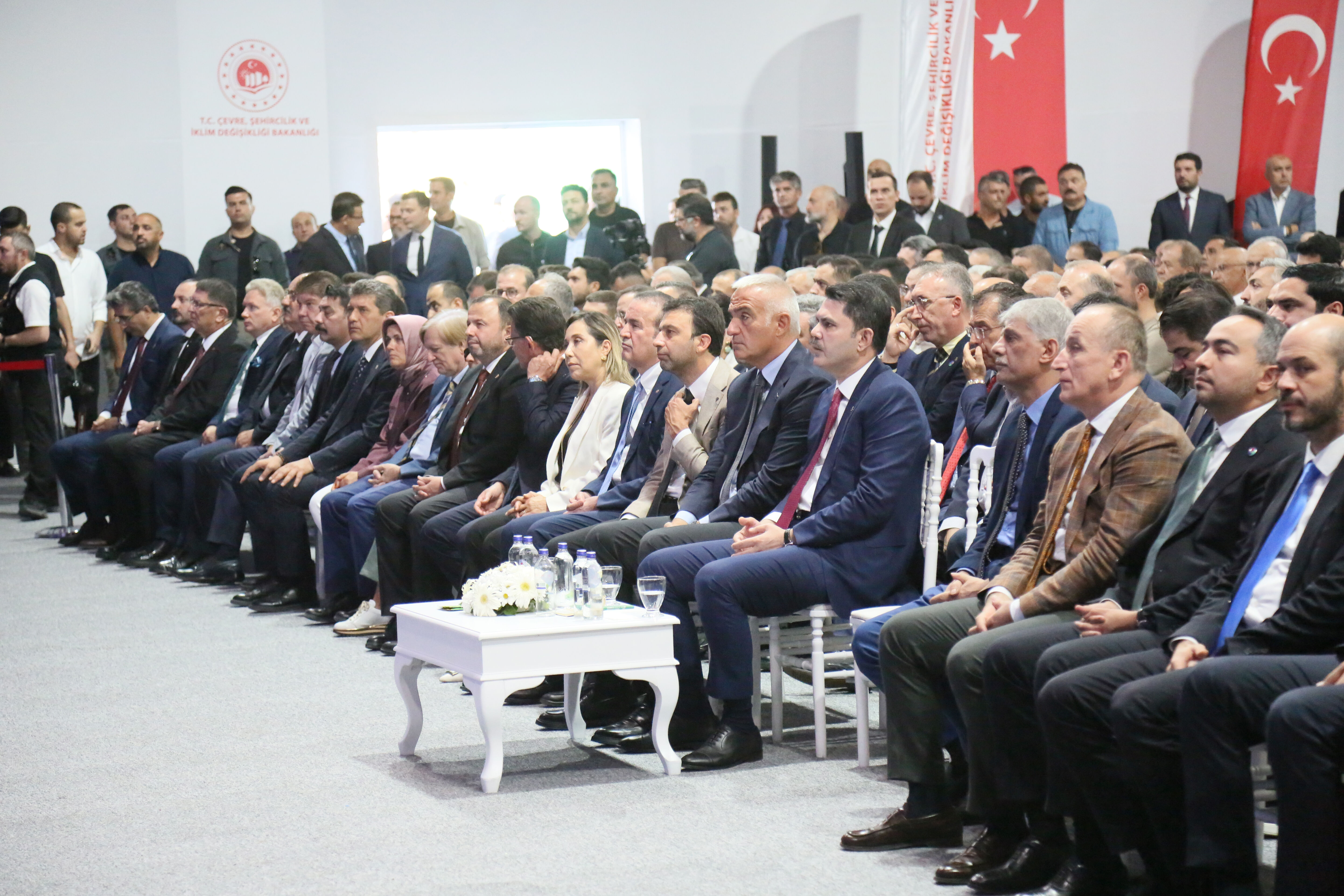 Bakan Kurum: Dünya Antalya'da buluşacak, dünya Antalya'da kucaklaşacak