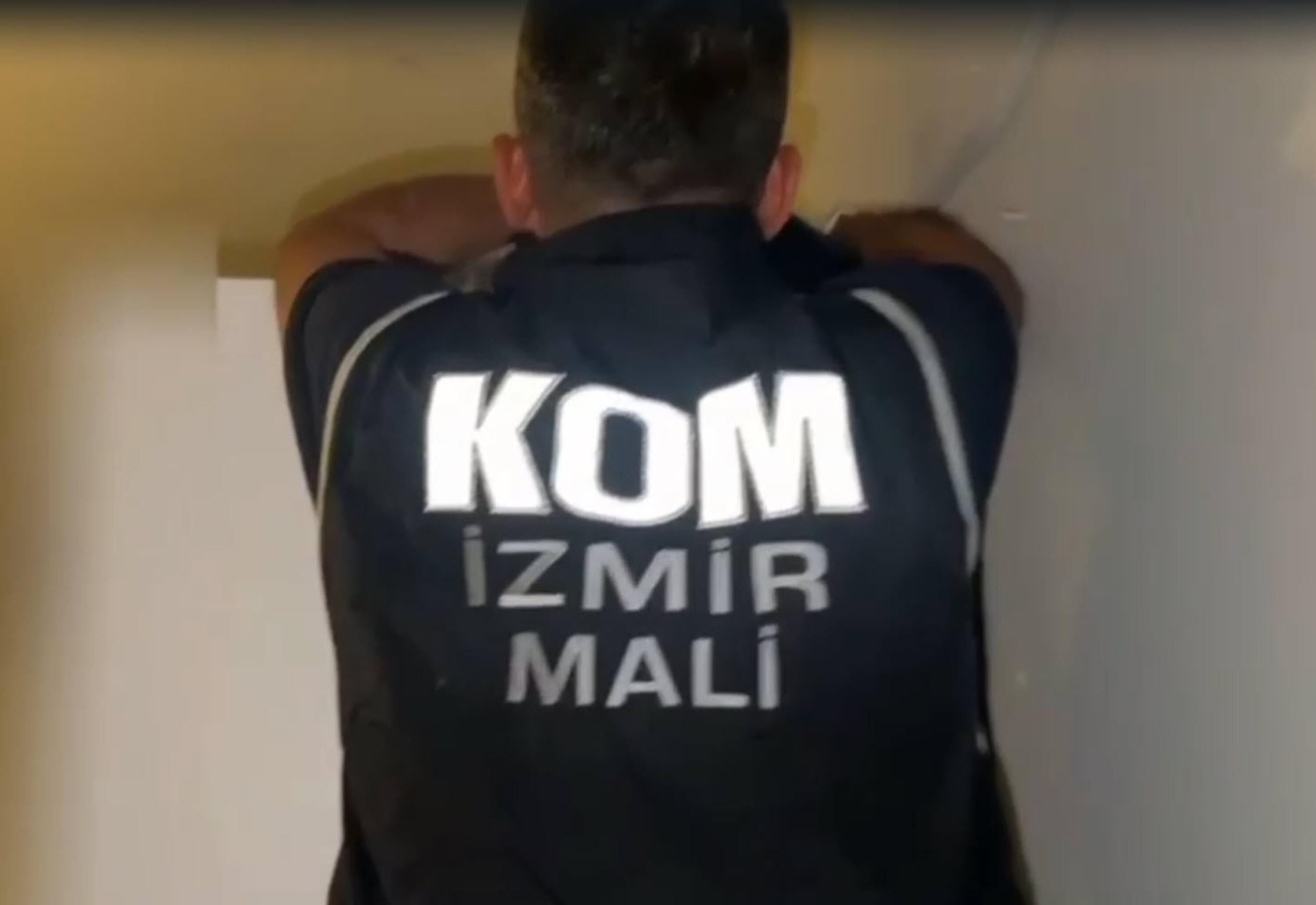 İzmir'de tefeci operasyonu: 10 gözaltı