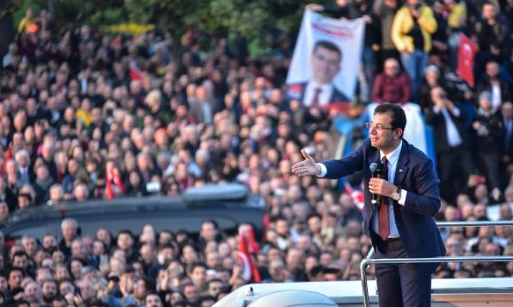 Ekrem İmamoğlu belediyede