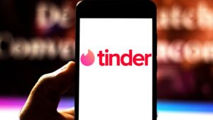 Tinder video konferans yöntemiyle flört ettirecek
