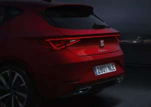 Seat'ın popüler otomobili Leon yenilenen kasasıyla dikkatleri üzerine çekmeye devam ediyor. İşte 2021 Seat Leon indirimli fiyatları ve diğer detaylar.