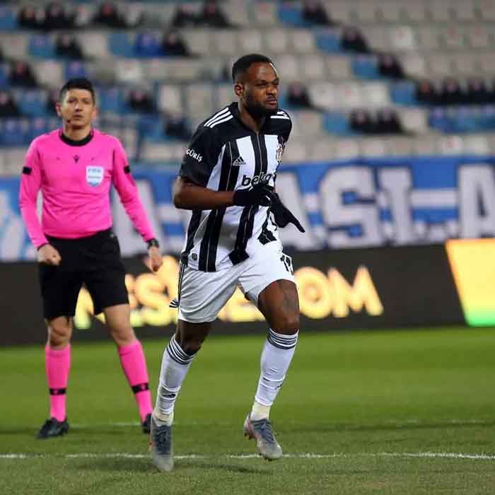 Cyle Larin - Beşiktaş - 11.5 milyon Euro