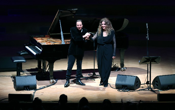 Aralarında Fazıl Say'ın da olduğu birçok sanatçının olduğu konserle başlayan kampanyada 10 günde 10 milyon Euro bağış toplanmıştı.