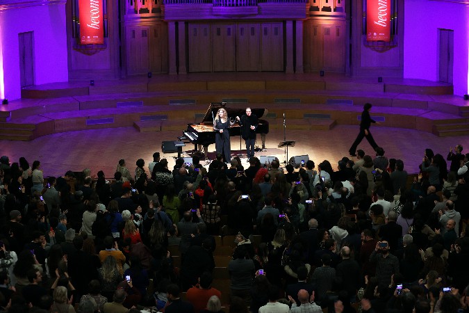 Paris'in ardından Brüksel! Fazıl Say ve Serenad Bağcan depremzedeler için sahnede