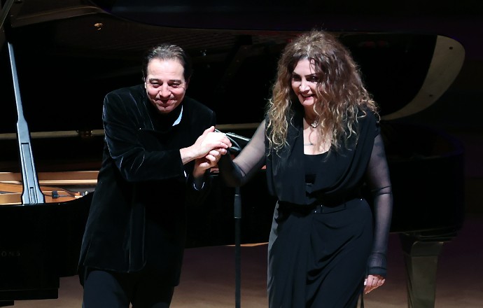 Paris'in ardından Brüksel! Fazıl Say ve Serenad Bağcan depremzedeler için sahnede