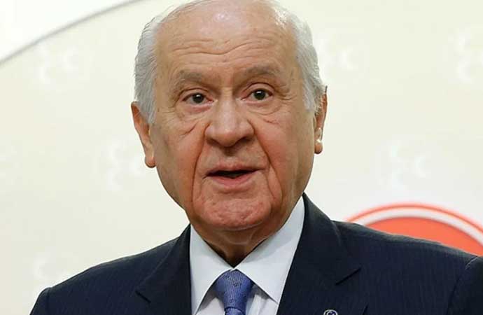 MHP Genel Başkanı Devlet Bahçeli İsveç'in NATO üyeliği için TBMM'de yapılacak görüşmede olumlu oy kullanacaklarını belirtti. Bahçeli daha önce yaptığı bir konuşmada 'Böyle bir acizliğe nasıl göz yumacağız' ifadelerini kullanmıştı.