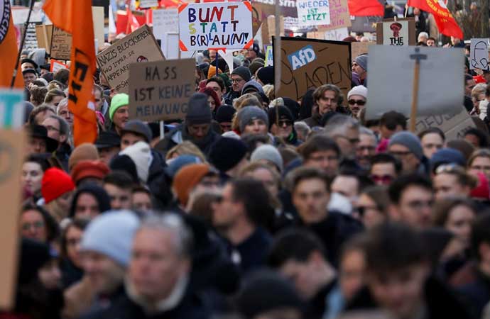 Almanya, AfD, ırkçılık, aşırı sağcılık, tepki, eylem, protesto