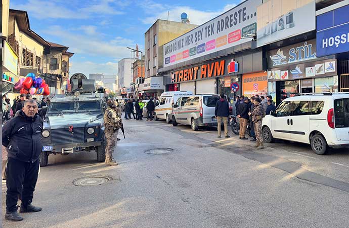 Osmaniye, haciz memuru, polis, bacağından vuruldu