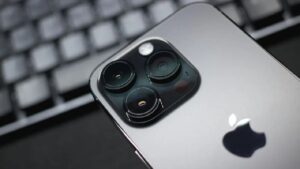 iPhone 16