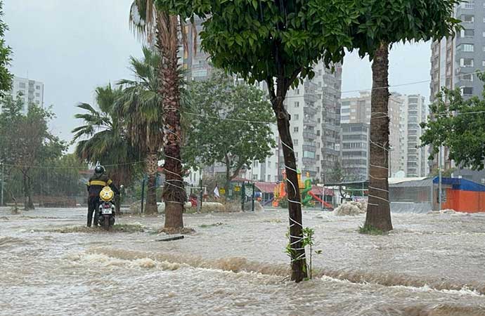 Adana, sağanak