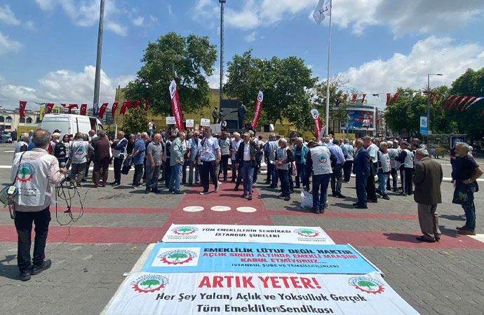 Emekliler, açlığa ve sefalete karşı Kadıköy’de buluştu