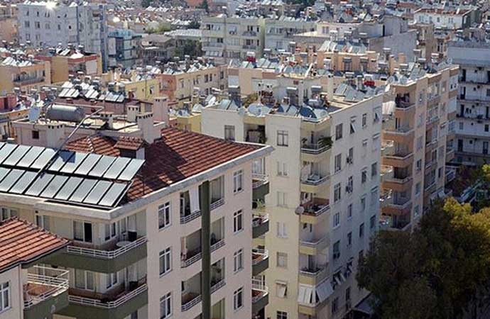 - Taslak düzenleme ile konut alım satımında belediyeden alınan ve gerçek değerin altında kalan rayiç bedel uygulamasının kaldırılacağı ifade ediliyor. Konutların güncel piyasa değeri esas alınacağı, güncel değerlerin de ekspertiz raporlarıyla belirleneceği belirtiliyor. Güncel fiyata geçilmesi konutunu satanlara ağır vergi yükü getirirken, alıcının ve satıcının ödediği yüzde 2’şerlik tapu harcında da artış yaşanmasına neden olabilir. Kayıt dışılığı önlemek için tapu harcının düşürülmesinin görüşüldüğü de belirtildi.