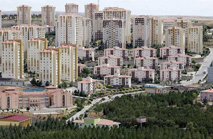 Örneğin iki evi olanlar, birinci evi için 5 bin lira vergi ödüyorsa ikinci evi için 7 bin 500 ya da 10 bin lira ödemek zorunda kalabilir. Tapu harcı tutarları da birden fazla evi olanlarda katlamalı olarak artabilir.