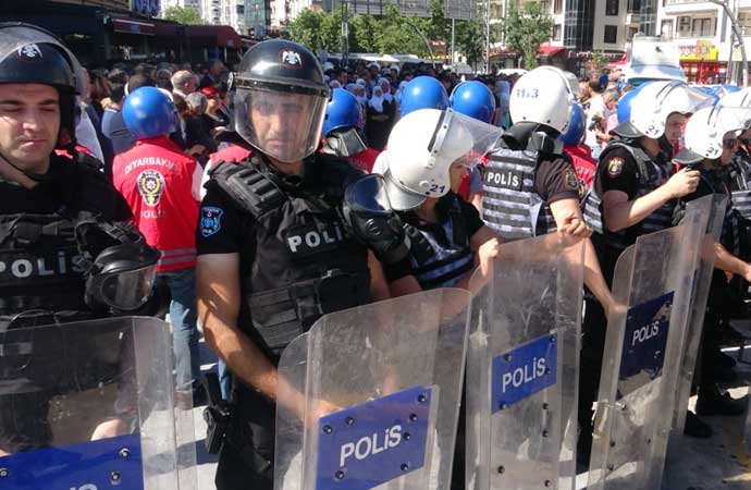 Kayyum, Valilik, eylem yasağı, hakkari kayum, protesto