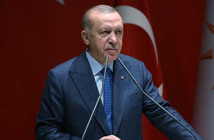 AKP'li Cumhurbaşkanı Recep Tayyip Erdoğan, enflasyon ile ilgili yaptığı açıklamada 'faiz' vurgusu yaptı. Erdoğan, 'Şu anda işi sıkı tutuyoruz. Ama bütün mesele yine geliyor, faiz olayına dayanıyor. İnşallah faizde atacağımız adımlarla enflasyonu son çeyrekte çok daha olumlu bir konuma taşımış olacağız' dedi. 