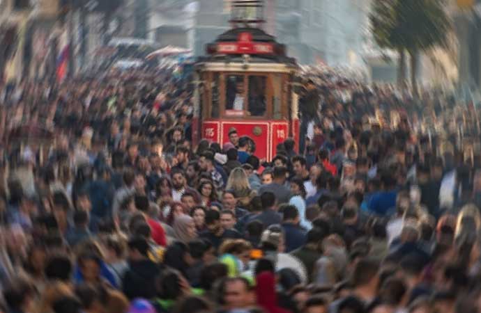 Göç İdaresi Başkanlığı, Türkiye'de resmi toplam göçmen sayısının milyon 449 bin 333 olduğunu açıkladı.