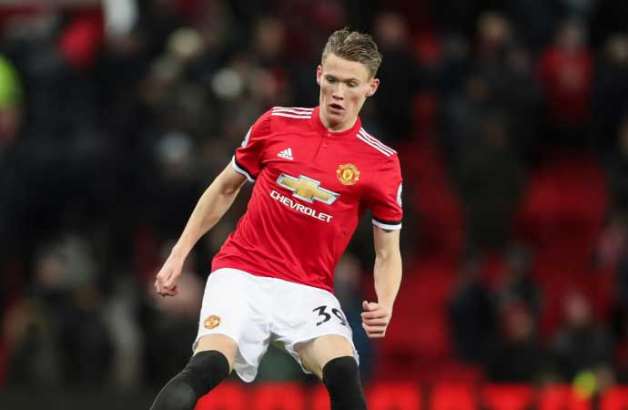 Manchester United'da forma giyen orta saha oyuncusu Scott McTominay'dan Galatasaray'a kötü haber geldi. İngiliz basını, United'ın sarı kırmızılı ekibin ilk teklifini reddettiğini yazdı.