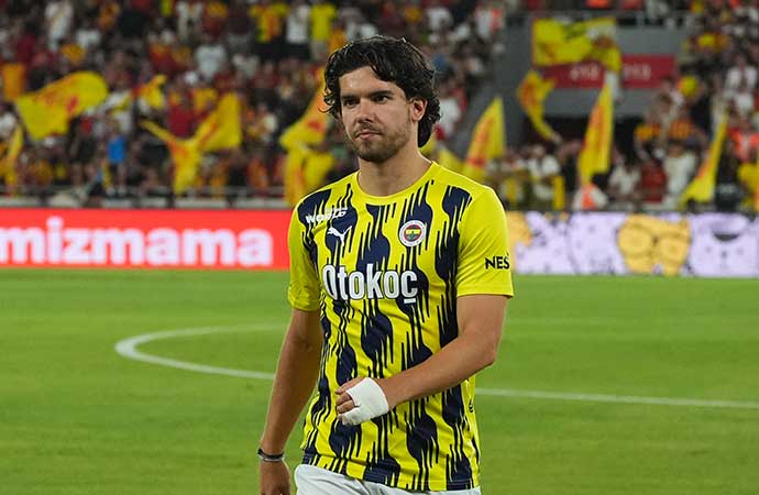 Fenerbahçe, Ferdi Kadıoğlu'nun Brighton'a transferi için görüşmelere başlandığını KAP'a bildirdi.