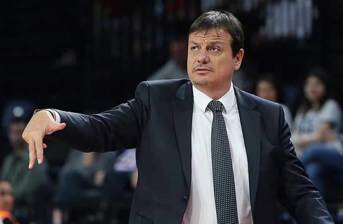 Ergin Ataman, NBA ile ilgili iddialı açıklamalarda bulundu. Ataman, 'Herhangi bir NBA kulübünün bir Avrupalı koçu transfer etmek ve onun Avrupa'da başardıklarını orada başarma hayali varsa gelirler, konuşuruz' dedi. 