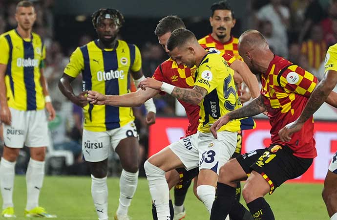 Fenerbahçe, Süper Lig'in 2'nci haftasında, 2-0 öne geçtiği Göztepe maçından 2-2'lik beraberlikle ayrıldı.  