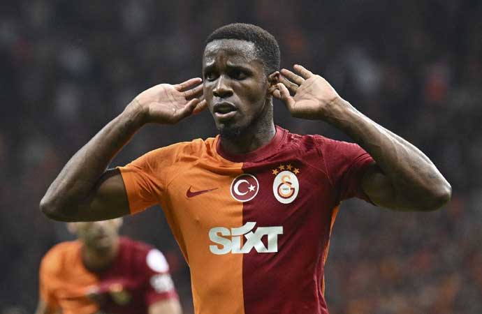 Galatasaray'da, Young Boys maçı öncesi Zaha gelişmesi yaşandı. Fildişi Sahilli yıldız futbolcu, hastalığı nedeniyle idmana katılmadı. 