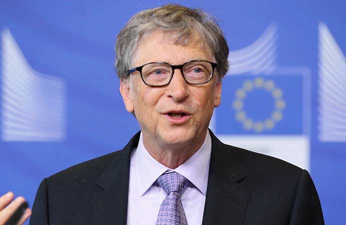 Microsoft şirketinin kurucusu Bill Gates, dünyada yaşanmasını muhtemel bulduğu iki felaket senaryosunu paylaştı. Gates, 'Günümüz dünyasındaki çok fazla huzursuzluk 'büyük bir savaşı' tetikleyebilir. Eğer ki büyük bir savaştan kaçınırsak büyük ihtimalle önümüzdeki 25 yıl içinde başka bir pandemi olacak' dedi.