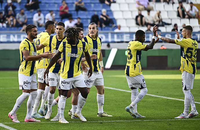 Fenerbahçe, Süper Lig’de konuk olduğu Kasımpaşa’yı Maximen ve Tadic’in (P) golleriyle 2-0 mağlup etti.