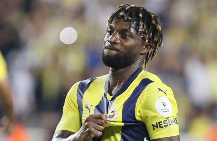 Fenerbahçe oyuncusu Allan Saint-Maximin, Kasımpaşa maçının ardından açıklamalarda bulundu. Maximin, 'İnsanlar derbiyi konuşuyordu ama bizim öncelikli kazanmamız gereken bu maçtı. Şimdi derbiye gerçekten odaklanabiliriz' ifadelerini kullandı.